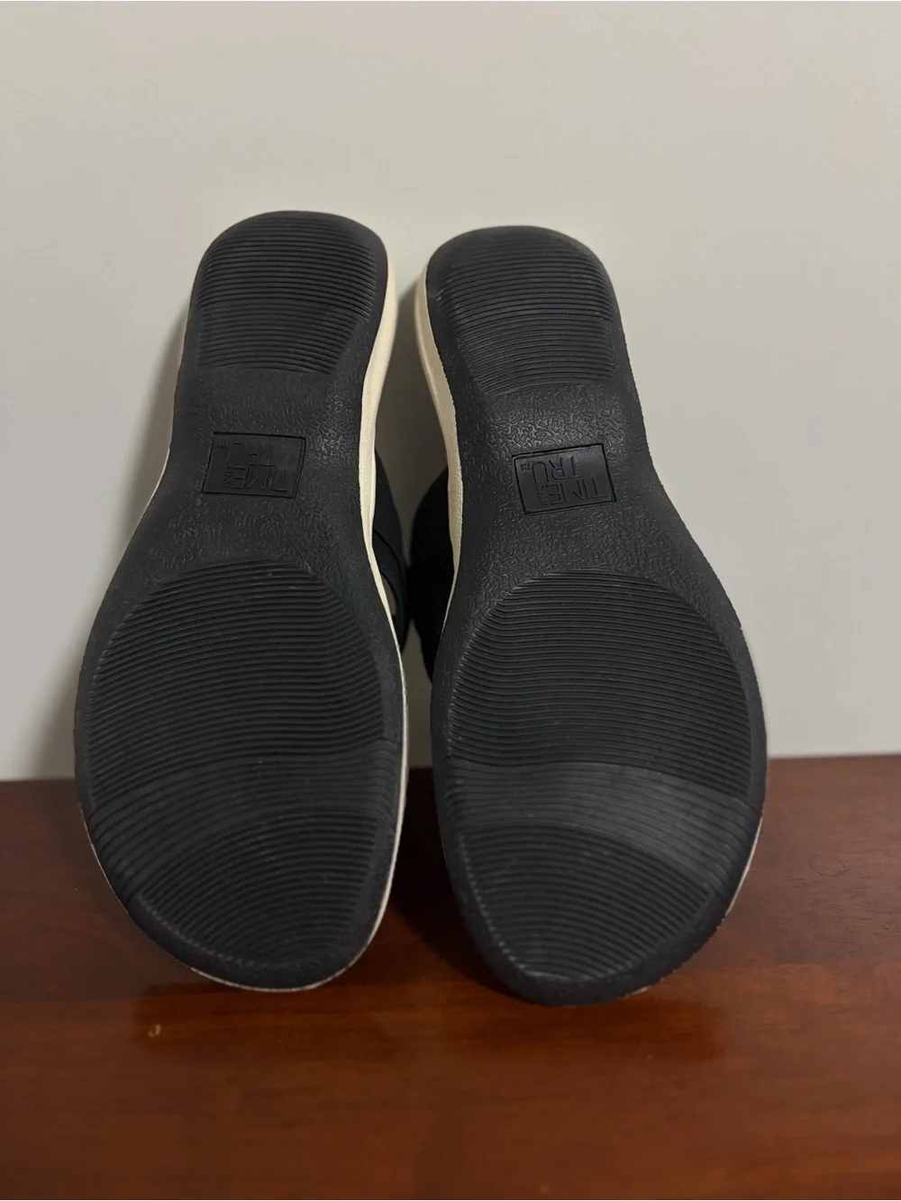 Time and Tru comfortable black